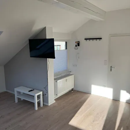 Апартаменты Stylish & Modern Flat With Large Sun Balcony
